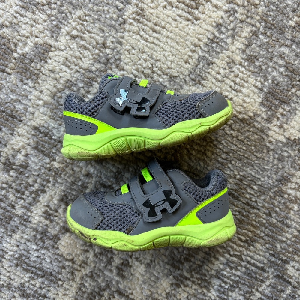 Under armour | Engage Gray & Green Toddler Sneakers- Velcro